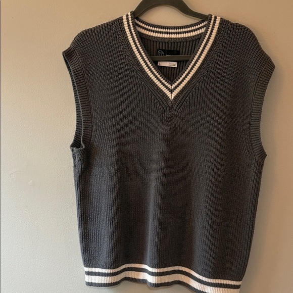 Original Use Charcoal V-Neck Sweater Vest Size L - Picture 1 of 5